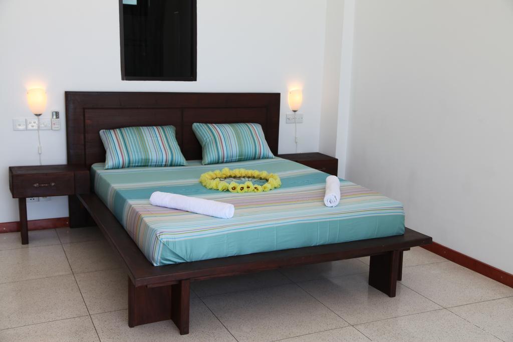 Aqua Marine Beach Resort Pasikuda Habitación foto