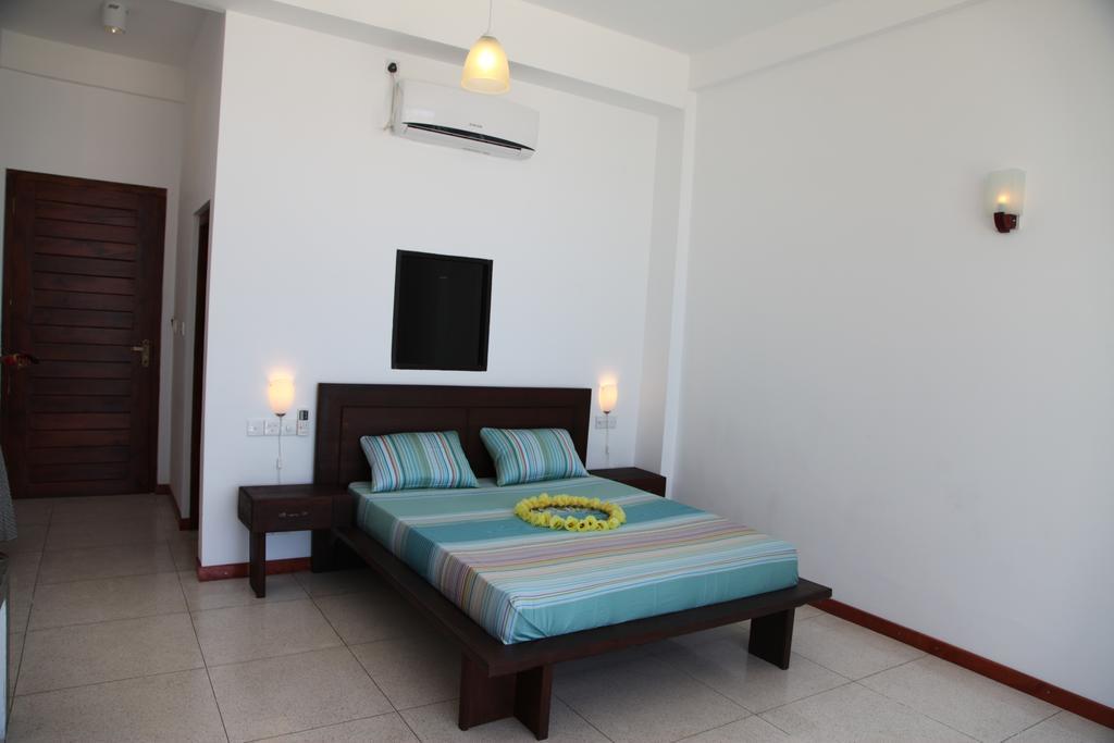 Aqua Marine Beach Resort Pasikuda Habitación foto