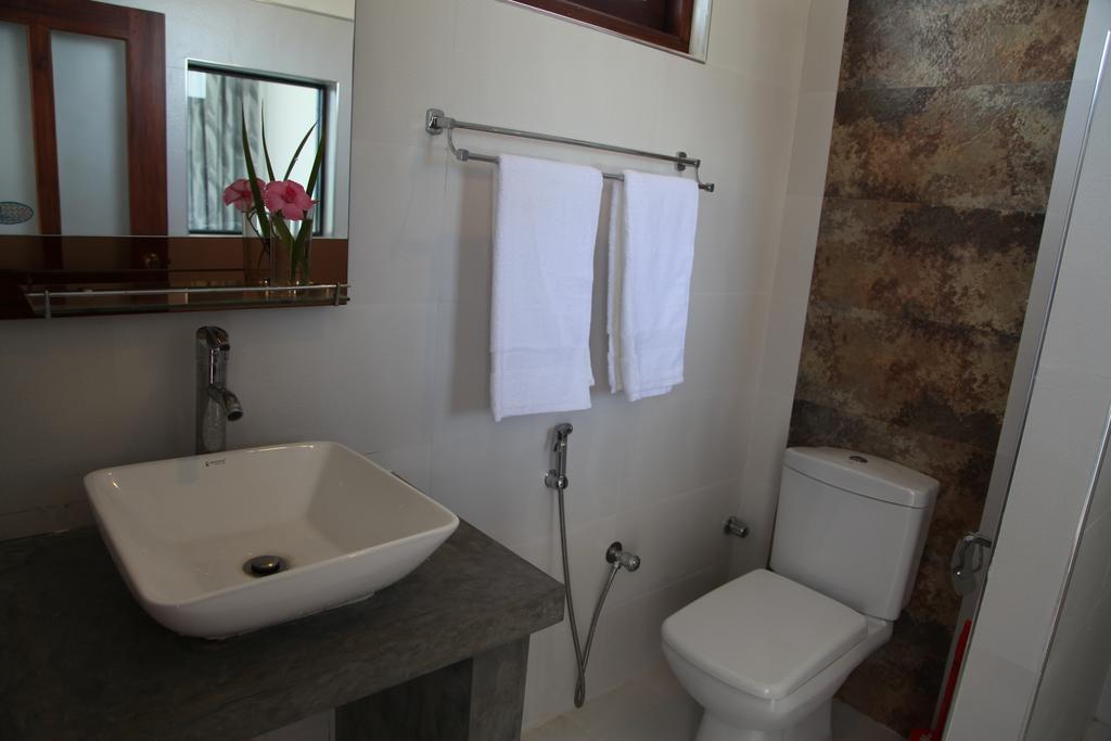 Aqua Marine Beach Resort Pasikuda Habitación foto