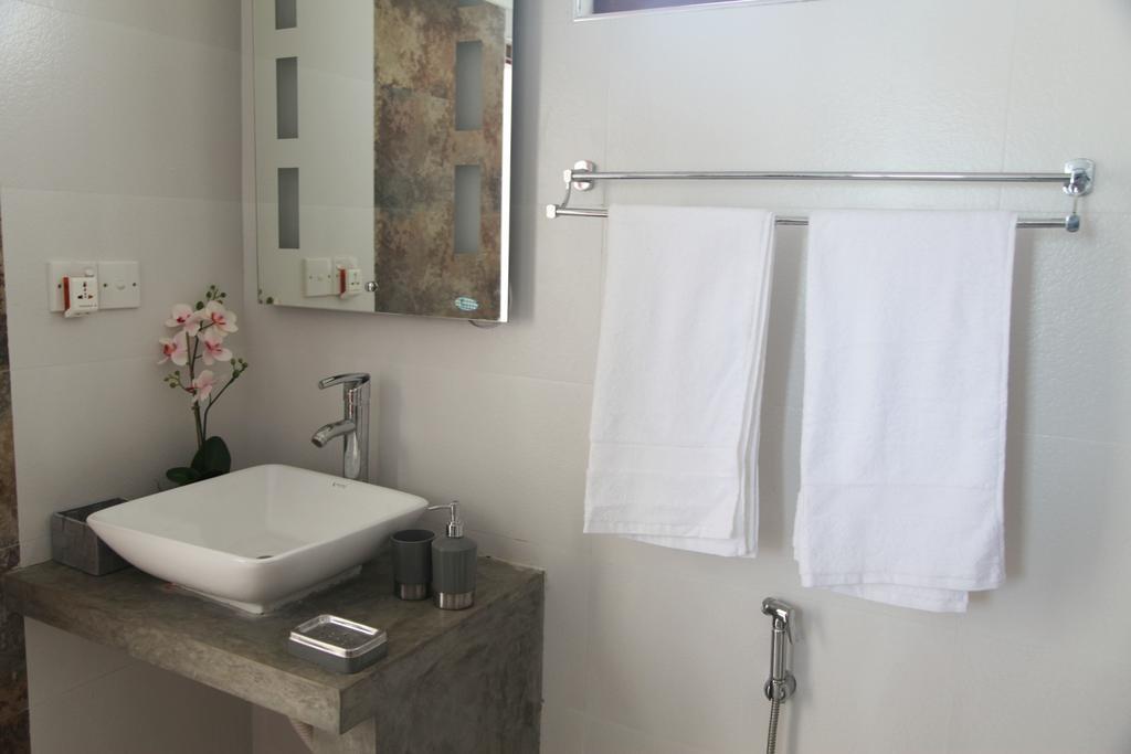 Aqua Marine Beach Resort Pasikuda Habitación foto