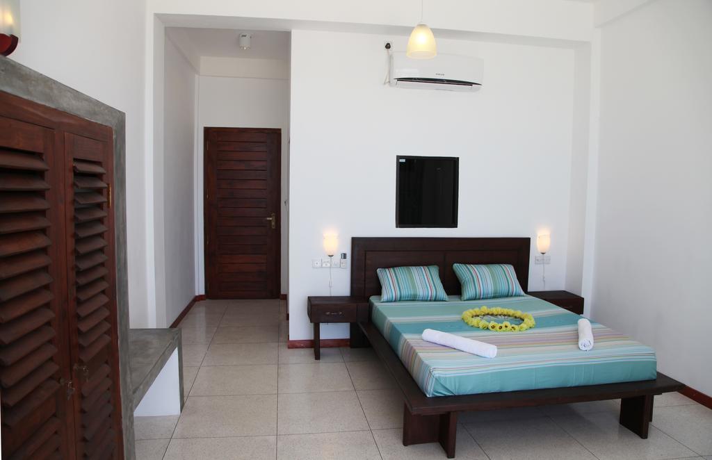 Aqua Marine Beach Resort Pasikuda Habitación foto