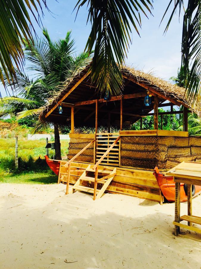 Aqua Marine Beach Resort Pasikuda Exterior foto